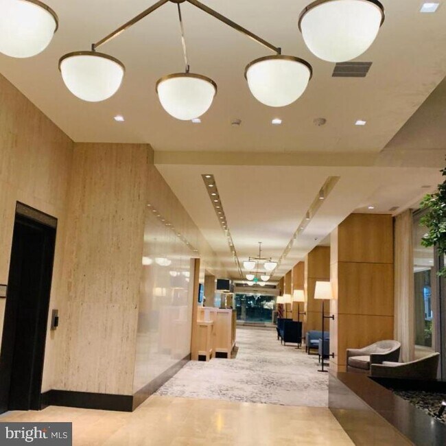 Building Photo - 224-30 W Rittenhouse Square