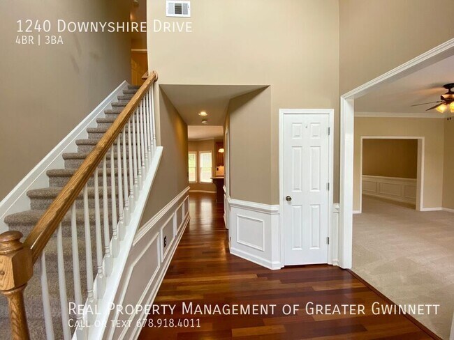 Foto del edificio - 1240 Downyshire Dr