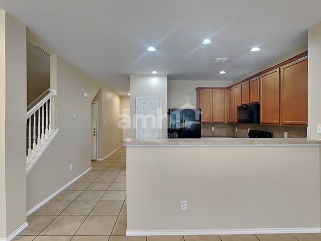 Building Photo - 26814 Sparrow Rdg