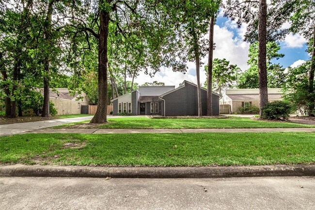 Building Photo - 14902 Forest Lodge Dr