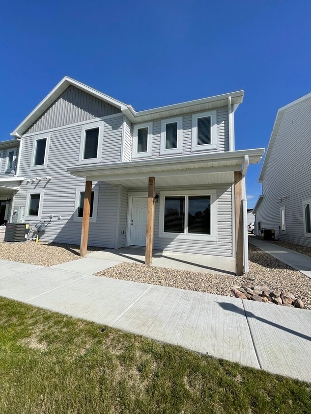 Primary Photo - Modern Townhome in South Bismarck!
