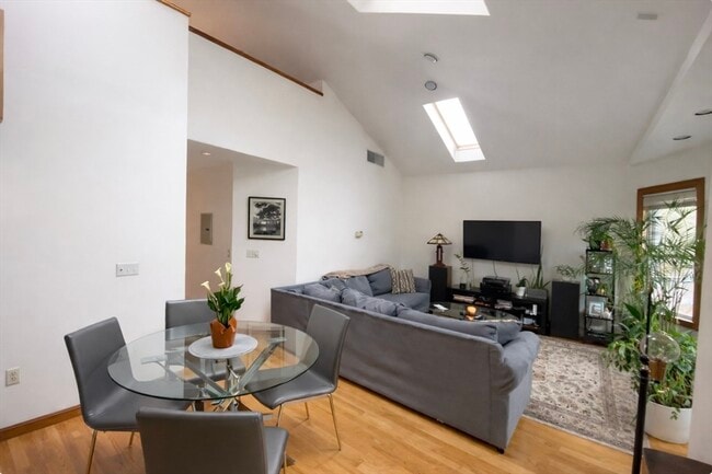 Foto del edificio - 30 Newbern St