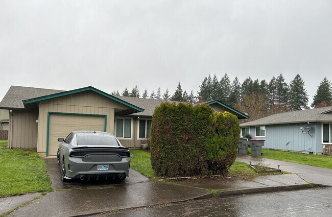 Foto del edificio - 125 NE Kingwood Dr
