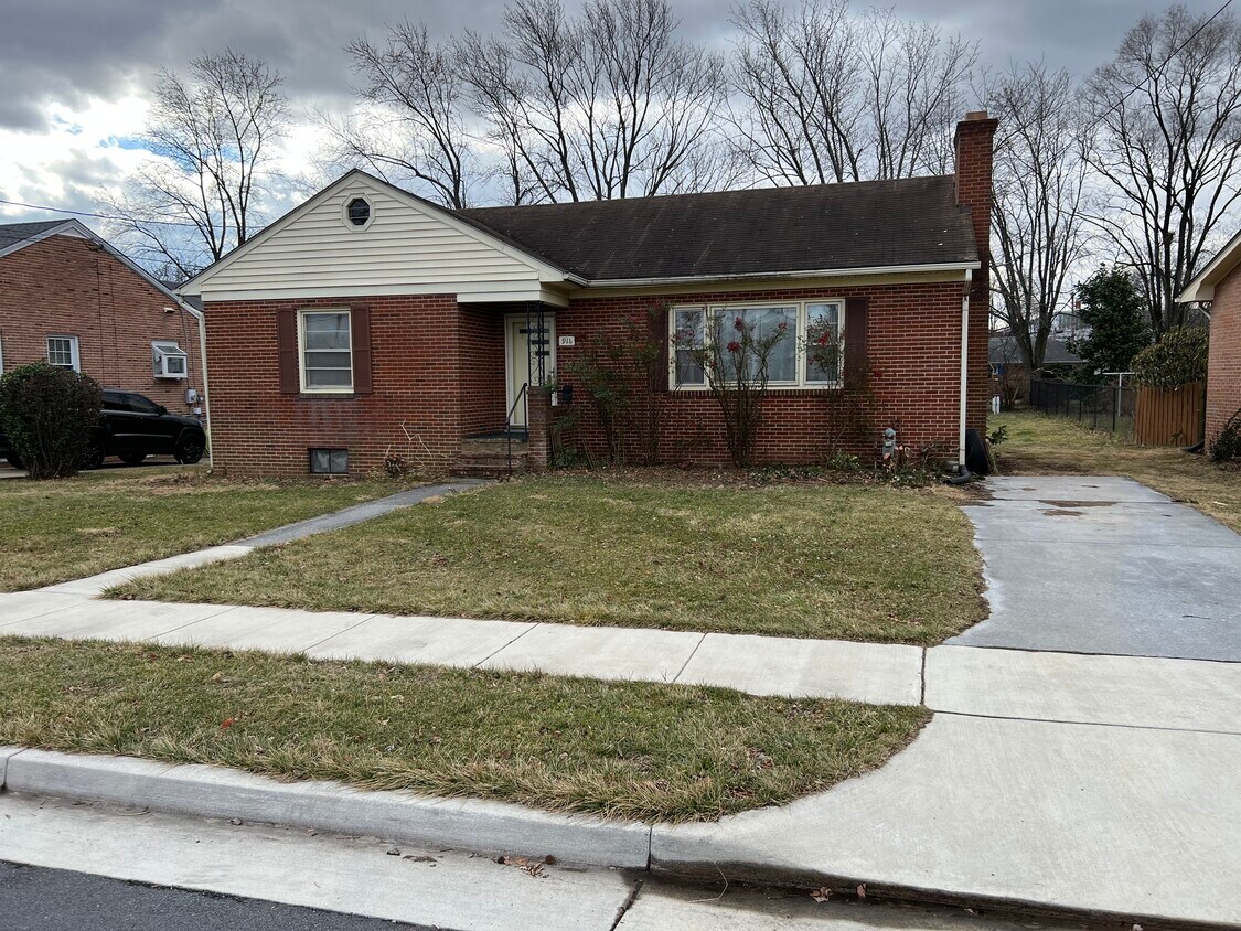 911 Kinzel Dr, Winchester, VA 22601 House Rental in Winchester, VA