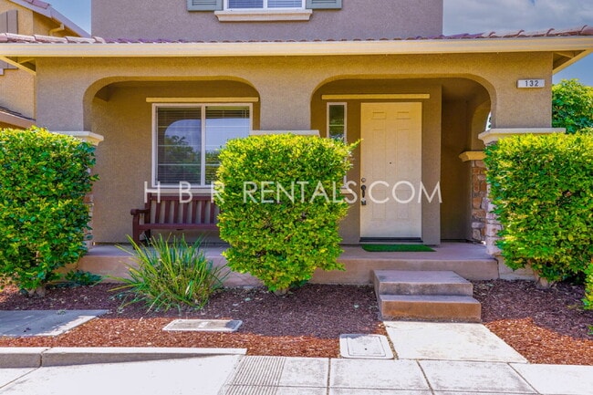 Building Photo - Questa Village: Spacious 3-Bedroom Retreat...