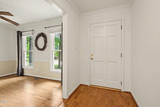 Building Photo - 302 Hutchins Dr