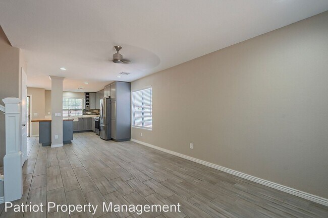 Foto del edificio - 5 br, 2.5 bath House - 42459 W Michaels Dr