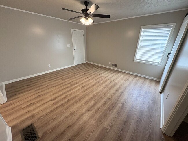 Foto del edificio - PRE-LEASING FOR AUGUST 9 2026!