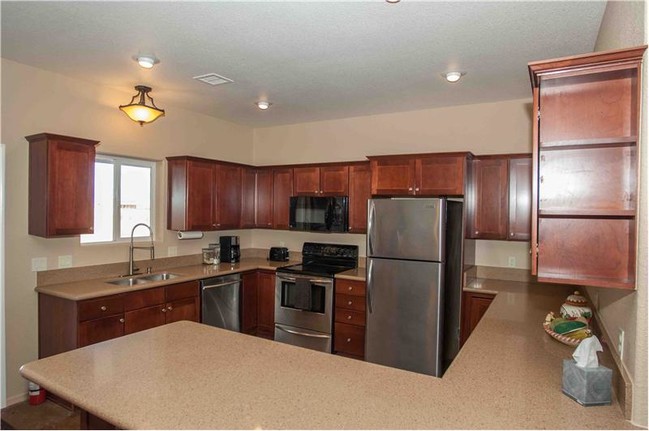 Building Photo - 40 Horse Shoe Ct