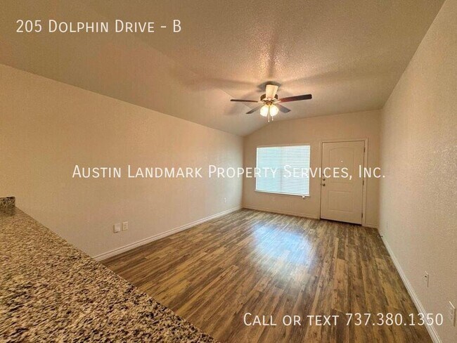 Foto del edificio - 205 Dolphin Dr