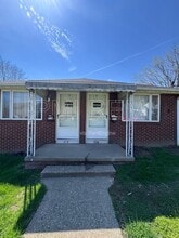 Building Photo - 316 13th St NE