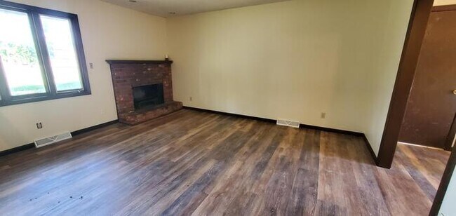Foto del edificio - 608 E 78th St