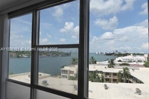Foto del edificio - 900 Bay Dr