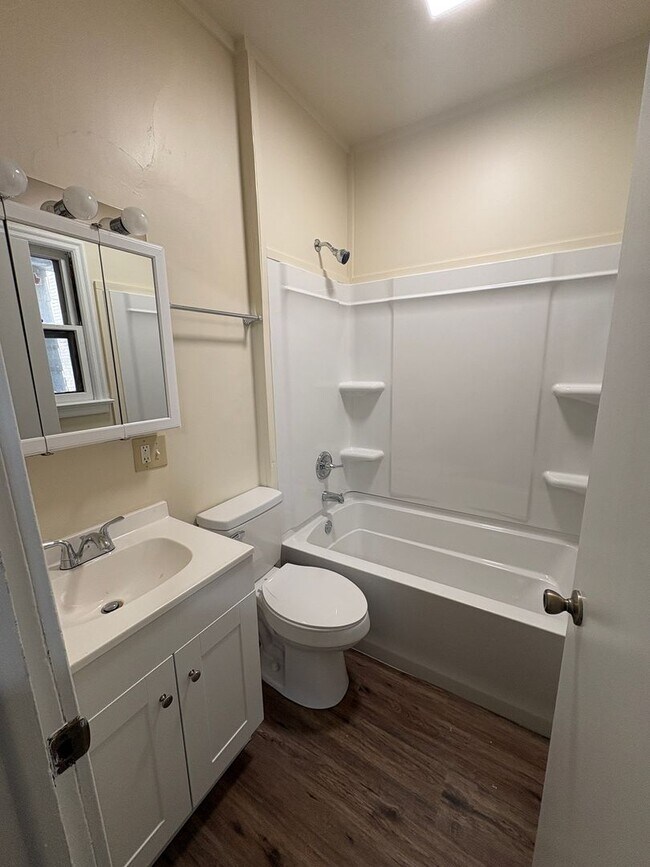 Foto del edificio - 812 Monroe St