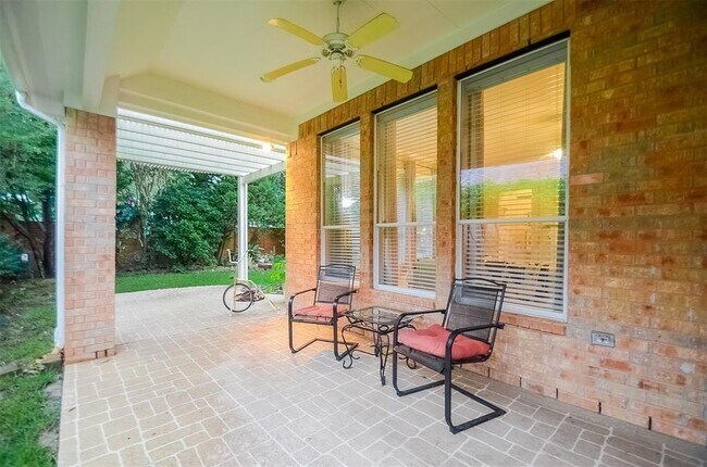 Foto del edificio - 25002 Cinco Manor Ln
