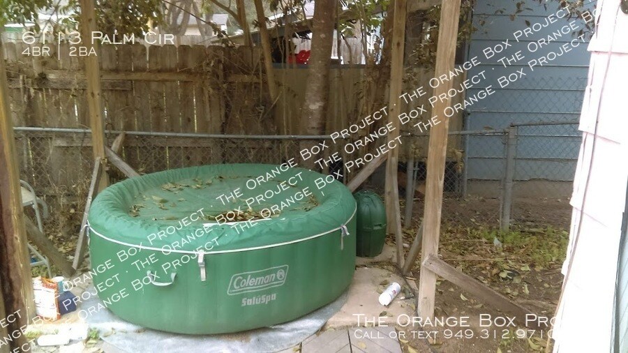 Foto del edificio - 6113 Palm Cir