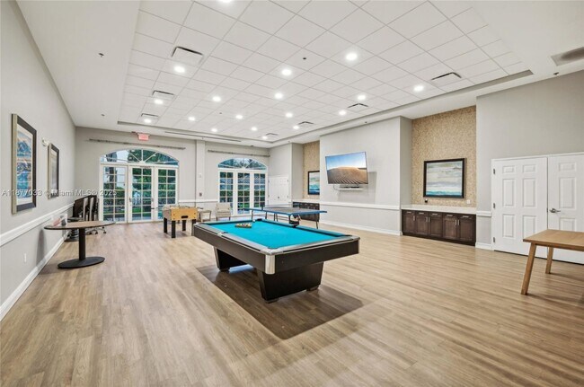 Foto del edificio - 2855 W Commercial Blvd