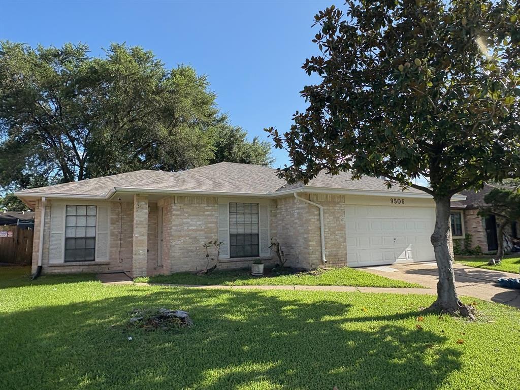 Foto principal - 9506 Misty Bridge St