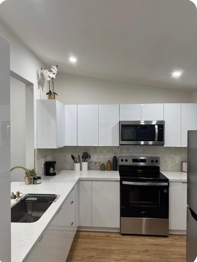 Foto del edificio - 3007 NW 204th Terrace