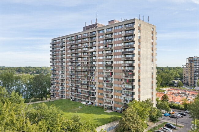 Building Photo - Marina Centre
