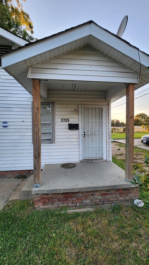 Building Photo - 2725 Lilly St