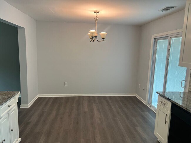 Building Photo - 2263 Prince of Wales Ct