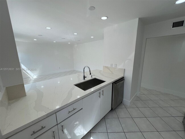 Building Photo - 1308 Drexel Ave
