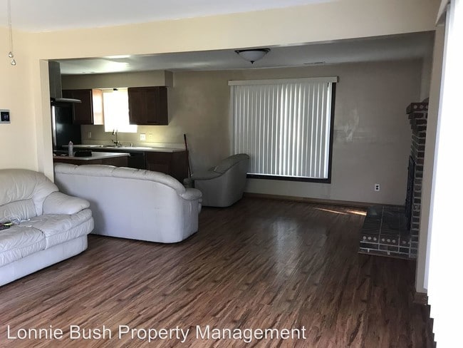 Building Photo - 4 br, 2.5 bath House - 3100 Sturbridge Ct
