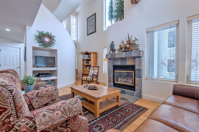 Foto del edificio - 532 Shadow Brook Ln