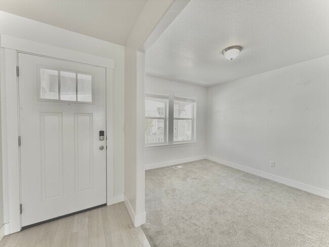 Building Photo - 3 Bed | 2.5 Bath | 2,365 sq ft above grade | Full unfinished basement | 2-car garage