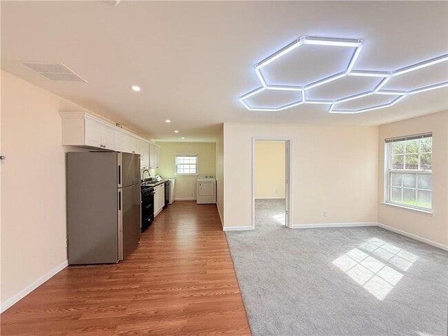 Foto del edificio - 893 Hawthorn Ln