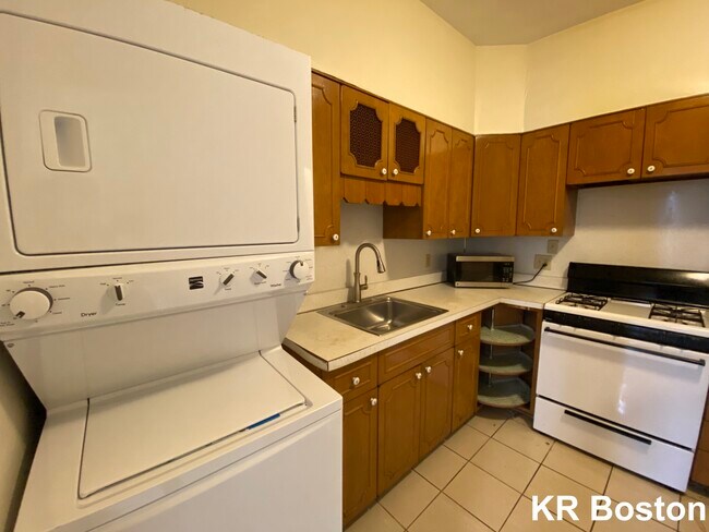 Building Photo - 1187 Beacon St