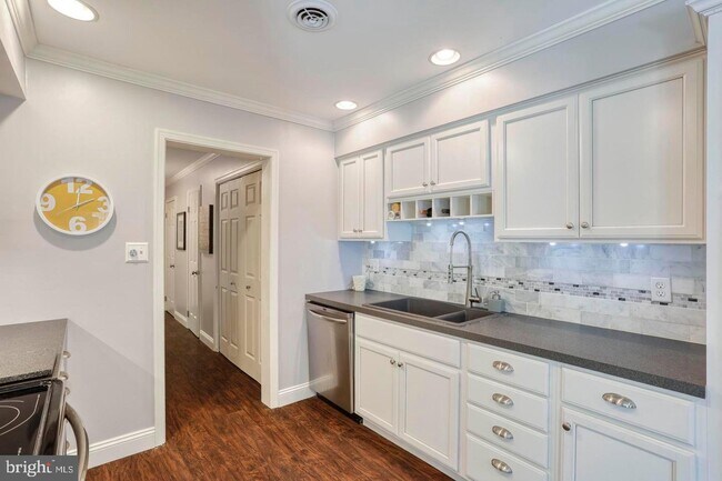 Building Photo - 6385 Stephens XG