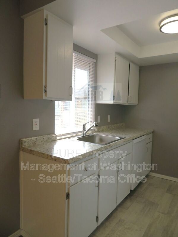 4028 S Lawrence St Unit G, WA 98409 Condo for Rent in