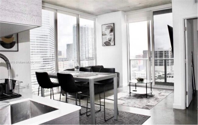 Foto del edificio - 151 SE 1st St