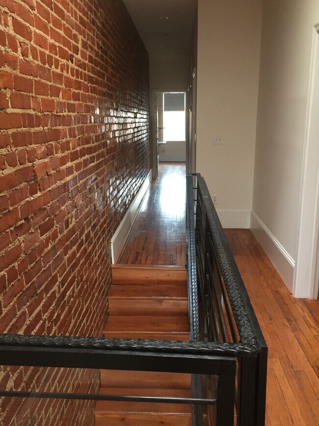 Building Photo - 2014 1st St NW