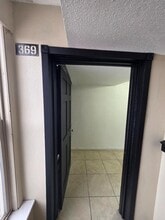 Building Photo - 311 E Thayer Ave