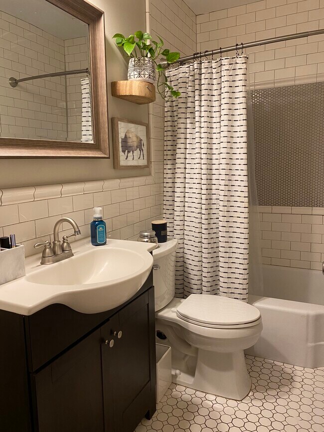 Building Photo - 2628 Union Ave