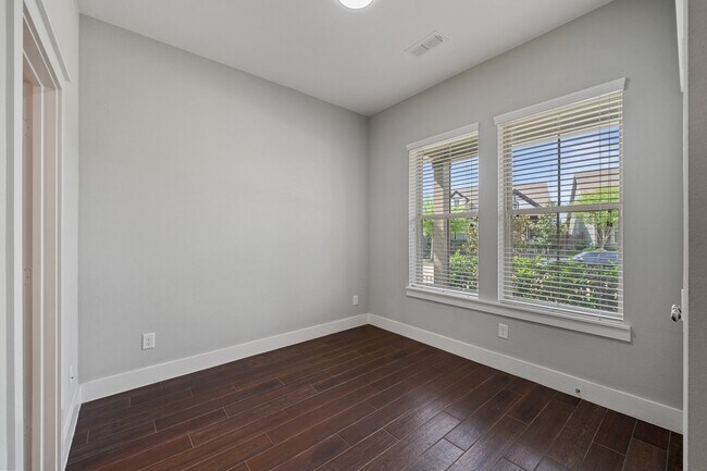 Foto del edificio - 18419 Blue Hollow Heights Dr