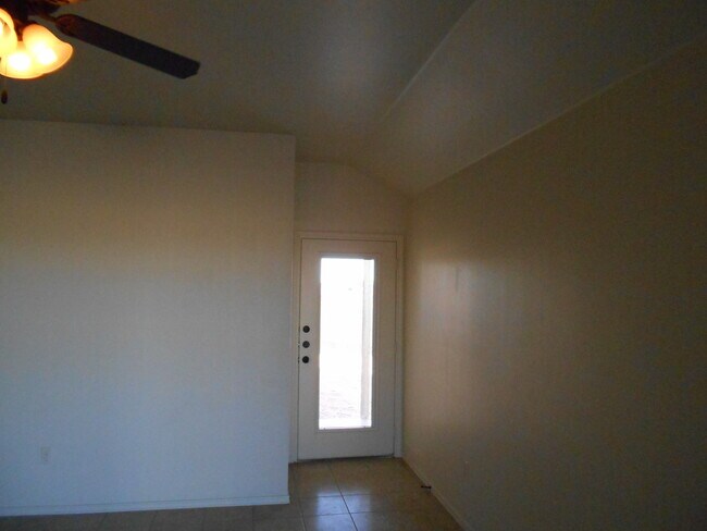 Foto del edificio - MM 6702 Oakridge Avenue JW