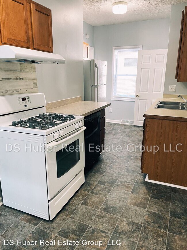 Building Photo - 3 br, 1 bath House - 417 N Francis Ave
