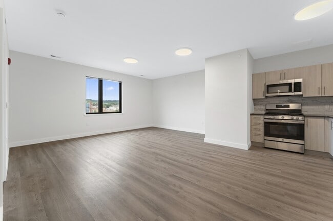 Building Photo - 49s Day St. - 302