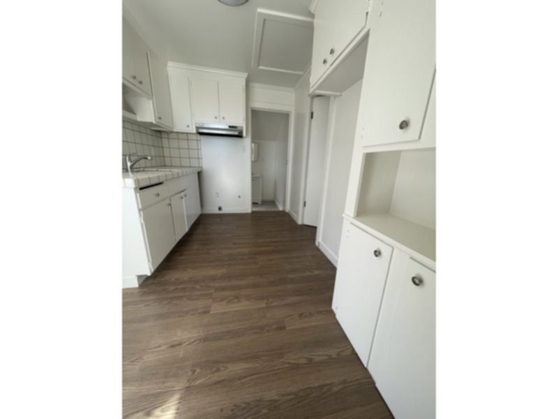 Primary Photo - BEAUTIFUL FULLY REMODELED STAND ALONE COTT...