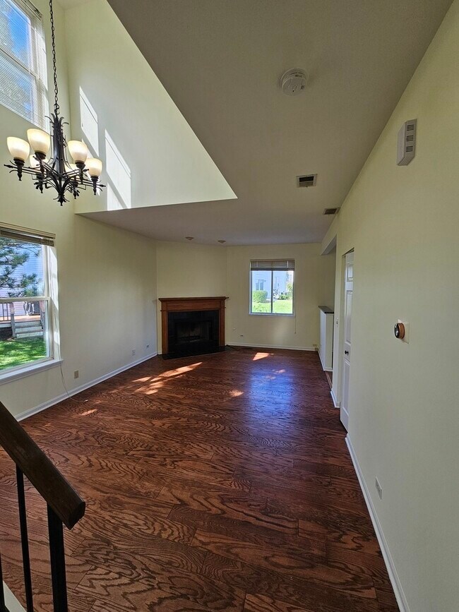 Building Photo - 1135 Vail Ct