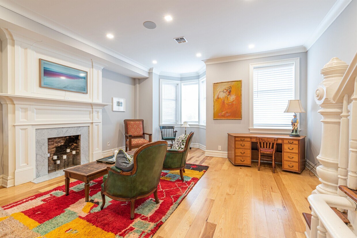 20 Cottage St, Jersey City, NJ 07306 Room for Rent in Jersey City, NJ