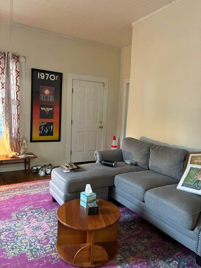 Foto del edificio - 3 Bedroom home near downtown and campus.