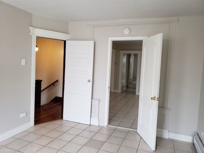 Building Photo - 3 br, 1 bath  - 39 Randolph Ave