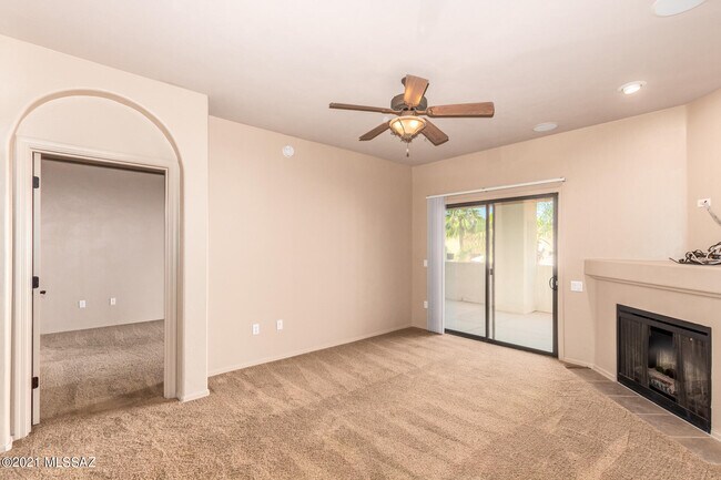Building Photo - 2550 E River Rd