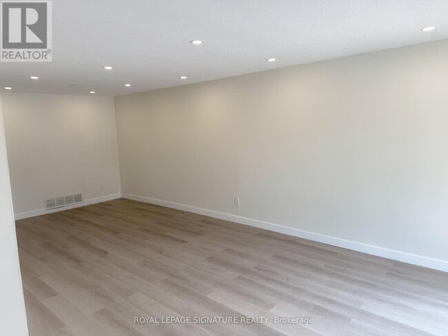 Photo du bâtiment - 20 Kirkland Rd
