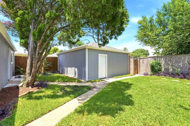 Foto del edificio - 16007 Ridgegreen Dr